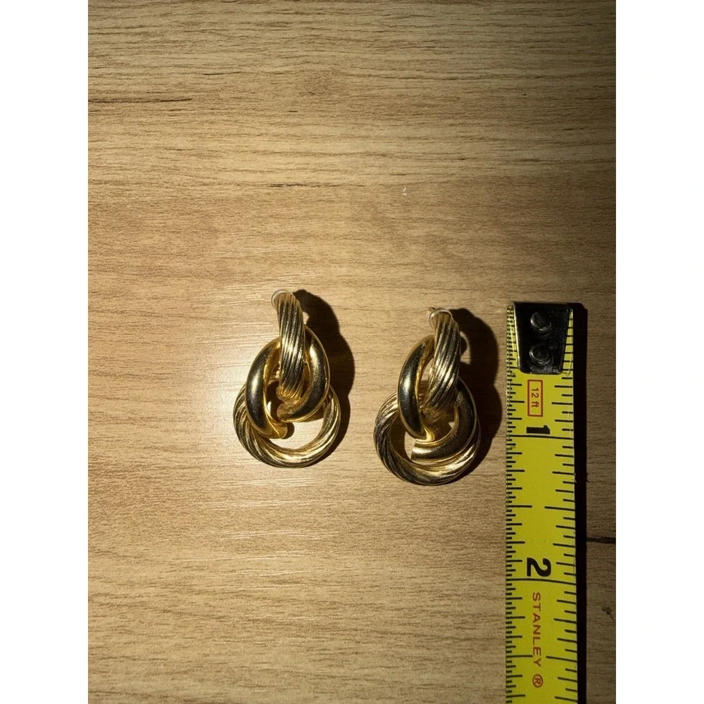 Vintage 80s 90s Chunky Hollow Tube Knot Gold Tone Pierced Earrings